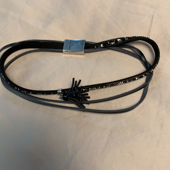 Choker - Picture 2 of 5